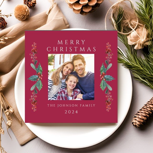 Cartão De Festividades Foto Elegante do Natal Vermelho Greenery (Elegant Red Christmas Greenery Photo Holiday Card)