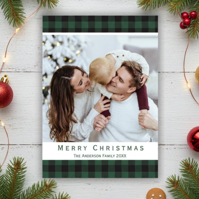 Cartão De Festividades Foto feliz de Natal da Xadrez de Buffalo Verde (Green Buffalo Plaid Rustic Merry Christmas Photo Holiday Card)