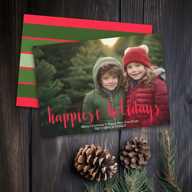 Cartão De Festividades Foto: Happiest Holidays Modern Script e Stripe (Retro Modern Christmas Card with 1 Photo and Type Overlay - Print and Download Options)