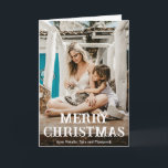 Cartão De Festividades Foto mínima do Natal moderno<br><div class="desc">Cartão de Natal moderno com um design simples e mínimo com "Feliz Natal" numa fotografia divertida e ousada sobre a sua foto favorita. O dentro tem uma segunda imagem junto com sua mensagem personalizada em preto e branco.</div>