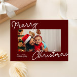 Cartão De Festividades Foto Moderna de Natal Feliz<br><div class="desc">Cartão de Férias Moderno de Natal Feliz. Envie cartões de natal personalizáveis e personalizados a amigos,  colegas e familiares em cartões de estilo simples,  chic,  elegantes e modernos de design fotofestivo,  minimalista natural! Abaixo,  a caligrafia apresenta sua mensagem de saudação personalizada na tipografia moderna.</div>