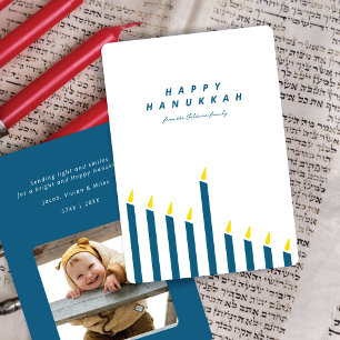 Cartão De Festividades Foto moderna de vela de Hanukkah branca e azul 