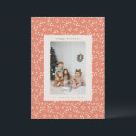 Cartão De Festividades Foto Personalizada de Borda Botânica Boho Terra<br><div class="desc">Celebre a estação com este charmoso cartão com fotos de feriado rústico,  com um delicado padrão floral e um quadro de eterno para o seu retrato familiar. Perfeito por enviar desejos calorosos a entes queridos,  esta carta personalizada traz um toque confortável e festivo aos seus cartões de natal.</div>