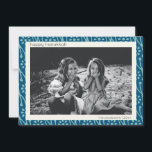 Cartão De Festividades Foto Personalizada Feliz Hanukkah Blue Floral Boho<br><div class="desc">O padrão das flores botânicas de baixo tom azul e branco para Chanucá,  personalizado com seu nome e foto.</div>