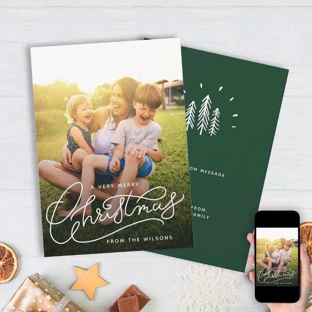 Cartão De Festividades Foto Simples Da Família Cute, Muito Feliz Natal (Modern Minimalist Christmas magic for the whole crew! 🎄👨‍👩‍👧‍👦 #FestiveFamily #ChristmasStyle)