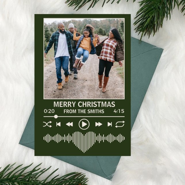 Cartão De Festividades Foto verde do Streaming Music Player (streaming music player themed holiday christmas card with space for christmas family photo)