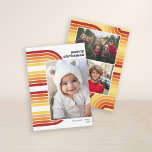Cartão De Festividades Fotografia com Arch Line Art e off Center Pic<br><div class="desc">Ouro retrorado e vermelhos em arco de arte - Use uma foto vertical na frente e duas fotos no verso. Faça uma saudação de Natal feliz e única com um padrão de linha retrorreflectora no verso. Se precisar mover alguma coisa,  clique no botão personalizar para fazer alterações.</div>