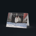 Cartão De Festividades Galinhas que esperam o Natal do papai noel<br><div class="desc">Um cartão do Natal e do ano novo para amantes dos animais com uma foto das galinhas na neve que olha fora de seu celeiro para ver a onde o Natal do pai tem,  com um subtítulo "não,  lá não é ainda nenhum sinal do papai noel!".</div>