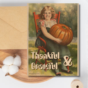 Cartão De Festividades Grata e grata   Vintage Girl with Pumpkin
