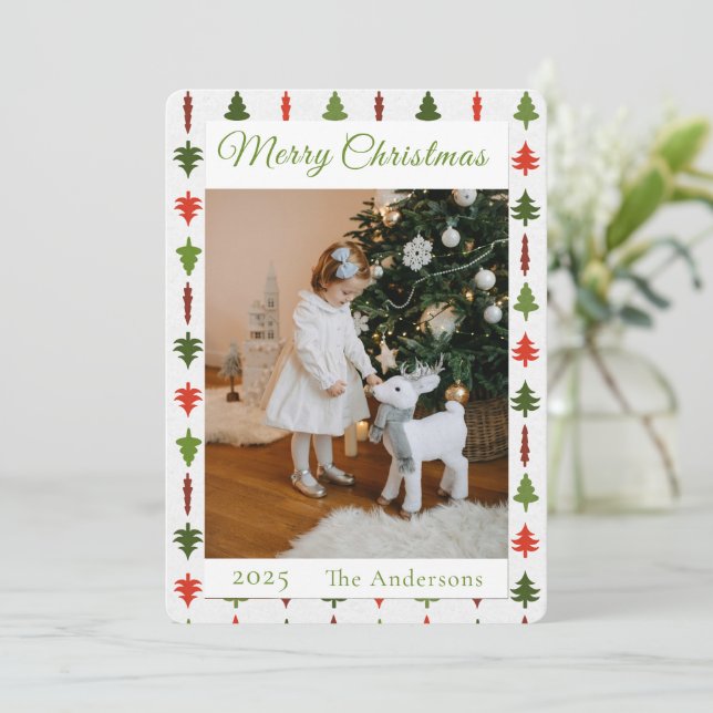 Cartão De Festividades Green and Red Christmas Tree Photo  (Em pé/Frente)