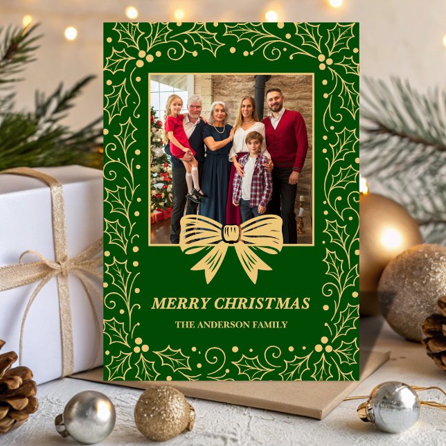 Cartão De Festividades Green & Antique-Gold Bow Family Christmas Photo (Criador carregado)