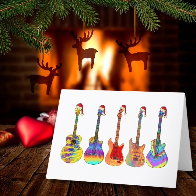 Cartão De Festividades Guitares de Natal Funky Psicodélico Engraçado Fest (Christmas guitars wearing santa hats music themed holiday greetings card)