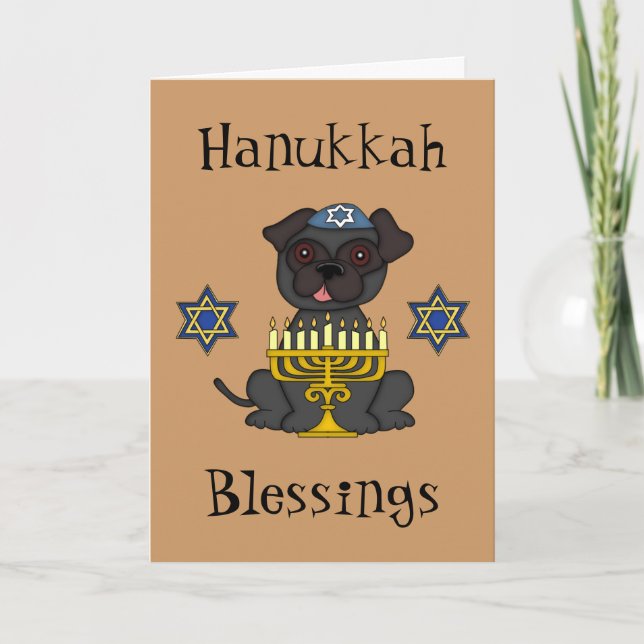 Cartão De Festividades Hanukkah Blessings-Cute Pug with Menorah (Frente)