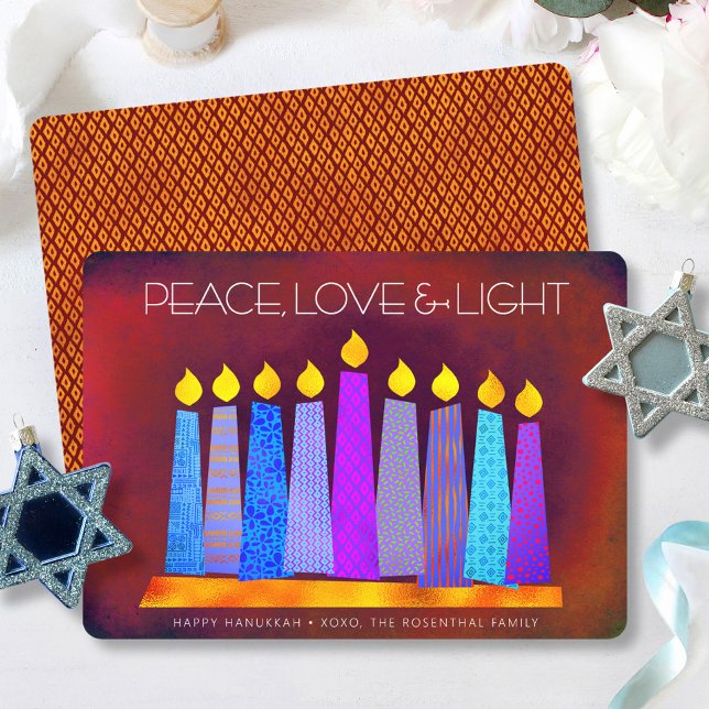 Cartão De Festividades Hanukkah Blue Boho Velas sobre Red Peace Love Ligh (Criador carregado)