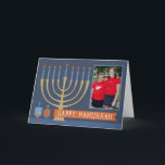 Cartão De Festividades Hanukkah dá boas-vindas com foto<br><div class="desc">Compartilhe uma foto da sua família nesta bela design para Hanukkah!</div>