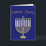 Cartão De Festividades Hanukkah Dourado Menorah celebra milagres legíveis<br><div class="desc">Contra uma imagem de fundo texturizada e falsa do azul real profundo, um design de ouro antigo e Menorah branco adiciona elegância clássica a este cartão de saudação Chanucá. "Comemorar milagres" em um texto dourado na frente da placa pode ser personalizado para sua própria saudação, se desejar, enquanto que a...</div>