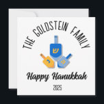 Cartão De Festividades Hanukkah Judaico Chanuka Personalizado Nome da Fam<br><div class="desc">Adicione um toque festivo às suas celebrações de Hanukkah com nossos acessórios personalizados! Com belos itens relacionados ao Hanukkah, como Menorá, Dreidel e Sufganiyot, é perfeito para abençoar seus amigos durante o Chanuka! O destaque? Um recurso personalizado com o nome da família! Adicione o nome da sua família ao design,...</div>