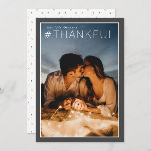 Cartão De Festividades Hashtag #THANKFUL — carvão branco vertical