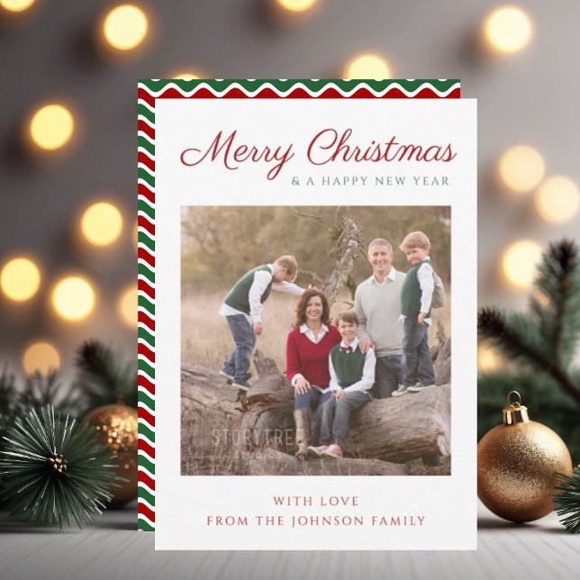 Cartão De Festividades Imagem de Natal distribuída com Script Moderno Ele (Elegant Modern Script Striped Christmas Photo Holiday Card)