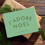 Cartão De Festividades J'adore Noel | Moderno e Minimalista Amor Verde<br><div class="desc">Simples, na moda J'adore Noel" cita um cartão de férias dobrado com tipografia moderna e minimalista em verde-sábio, num estilo moderno e festivo. A citação traduz-se em "Eu amo o natal" em francês. A saudação, o nome e o ano podem ser facilmente personalizados para que a carta perfeita para a...</div>