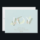 Cartão De Festividades JOY Green Floliage Mint Green Christmas Card<br><div class="desc">Esta elegante carta de natal/feriado apresenta uma palavra "JOY" com folhagem/verde e bagas em fundo verde de menta. O verso apresenta um padrão de verificação falsa em ouro no fundo verde da casa da moeda. Altere a cor de fundo e personalize-a para as suas necessidades.</div>