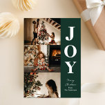 Cartão De Festividades Joy Modern Green Christmas 3 Photo Collage<br><div class="desc">Cartão de Férias de Natal Verde Moderno 3 Foto Collage. Envie cartões de natal personalizáveis e personalizados a amigos,  colegas e familiares em cartões de estilo simples,  chic,  elegantes e modernos de design fotofestivo,  minimalista natural! Abaixo,  a caligrafia apresenta sua mensagem de saudação personalizada na tipografia moderna.</div>