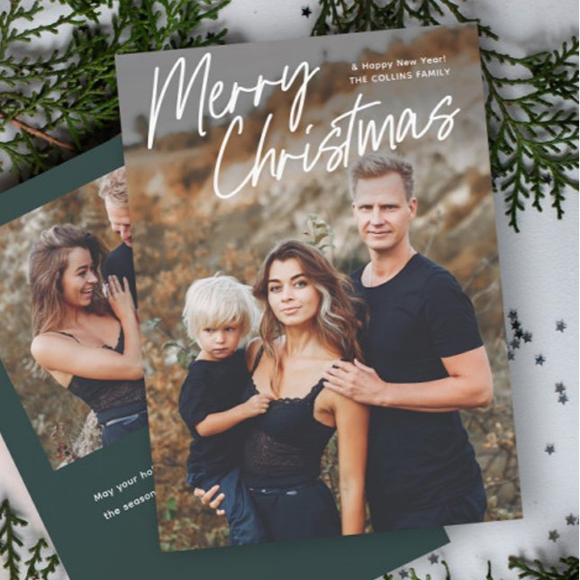 Cartão De Festividades Letra Script Felry Natal 2 Foto (Hand Lettered Merry Christmas 2 Photo Holiday Cards.)