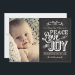 Cartão De Festividades LINK DA PLACA DE 2013 ABAIXO | Chalkboard Peace, L<br><div class="desc">A VERSÃO 2013 DESTE CARTÃO ESTÁ AGORA DISPONÍVEL. CLIQUE NO PEQUENO GRÁFICO ACIMA PARA IR À PÁGINA PRODUTO PARA PERSONALIZAR E COMPRAR ESTE CARTÃO DE FIM DE FIM DE FIM. Esta moda design de cartas chatas de Natal de The Spotted Olive apresenta a tipografia do quadro com as palavras "Desejo...</div>