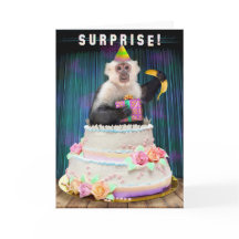 Macaco de Aniversário Engraçado Saindo de Bananas 