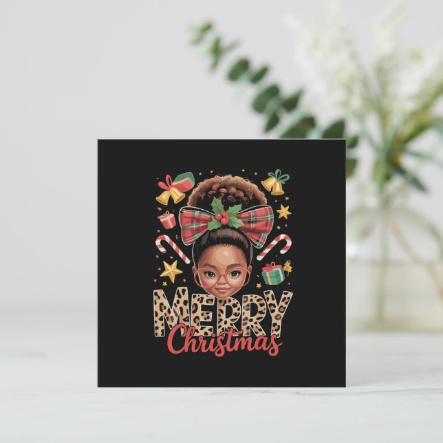 Cartão De Festividades Mãe Negra Americana de Natal com Coque Desgrenhado (Em pé/Frente)