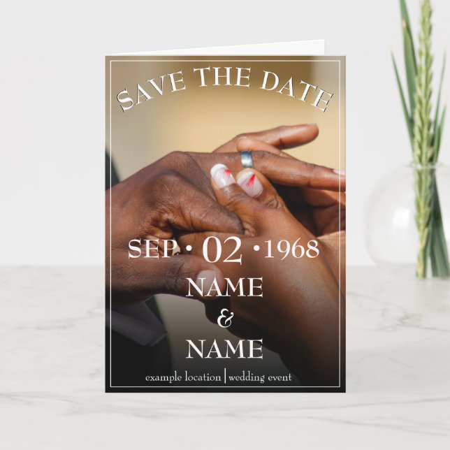 Cartão De Festividades Mãos de um casal de casamento com anel (Frente)