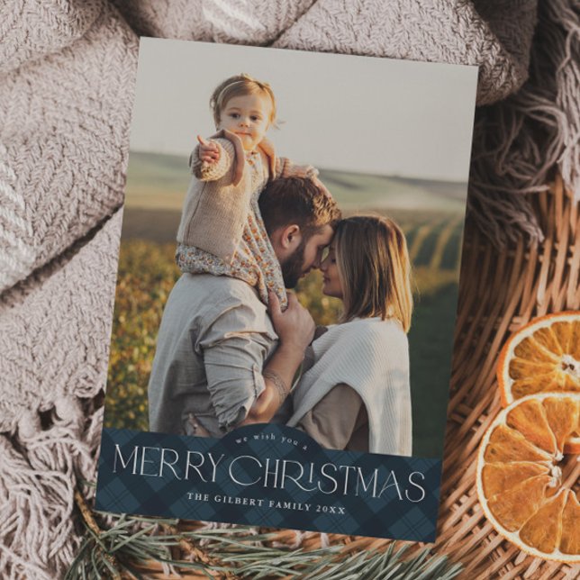 Cartão De Festividades Marinho Russo Xadrez Azul 2 Foto Feliz Natal (Rustic navy blue plaid 2 photo Christmas holiday card.)