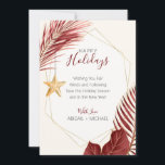 Cartão De Festividades Maroon & Dourada Palm Tree Tropical Beach Natal H<br><div class="desc">O cartão de Natal de marrom e ouro da Boutique Co. náutica apresenta cor d'água e verde tropical de ouro e é acentuado com estrelas-do-mar de bonito cor d'água. O texto é uma carta branca, emparelhada com a tipografia moderna dos blocos. O vinho, o ouro e o marfim cremoso lembram...</div>