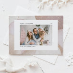 Cartão De Festividades Mauve Tones e Glitter Acendem Foto de Natal<br><div class="desc">Feliz Natal! Envie alegria festiva com este cartão de Natal personalizável, com uma pincelada suave, mauve e fundo neutro com sotaque sutil para um toque de brilho. Este cartão de Natal fotográfico é perfeito para mostrar a sua foto de família ou momentos de férias favoritos; este design elegante adiciona calor...</div>