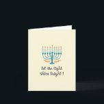 Cartão De Festividades Menorah, Velas Luzes, Que Luz Brilhe<br><div class="desc">Design Hanukkah com menorah e velas acesas. Sentimento: "Deixe a luz brilhar!"</div>