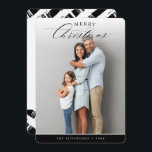 Cartão De Festividades MERRISTMAS FOTO da caligrafia moderna preto<br><div class="desc">por kat massard >> www.simplysweetPAPERIE.com <<< Uma design super simples de cartão de fotos para celebrar a temporada com familiares e amigos. Máxima área para mostrar sua linda família! DICA 1. Para redimensionar/reposicionar a foto, pressione o botão "personalizar". 2. Você também pode alterar as fontes, mover e adicionar mais texto!...</div>
