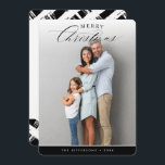 Cartão De Festividades MERRISTMAS FOTO da caligrafia moderna preto<br><div class="desc">por kat massard >> www.simplysweetPAPERIE.com <<< Uma design super simples de cartão de fotos para celebrar a temporada com familiares e amigos. Máxima área para mostrar sua linda família! DICA 1. Para redimensionar/reposicionar a foto, pressione o botão "personalizar". 2. Você também pode alterar as fontes, mover e adicionar mais texto!...</div>