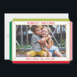 Cartão De Festividades MERRY CHRISTMAS - borda facetada com foto moderna<br><div class="desc">por kat massard >> WWW.SIMPLYSWEETPAPERIE.COM <<< Uma design de cartão fofo que se parece com uma joia festiva com uma grande foto da família paisagem,  e uma cor clara no verso,  dando-lhe a oportunidade de escrever uma mensagem pessoal à mão.</div>