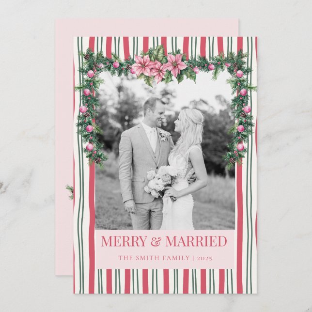 Cartão De Festividades Merry & Married Christmas Garland Striped Photo (Frente/Verso)