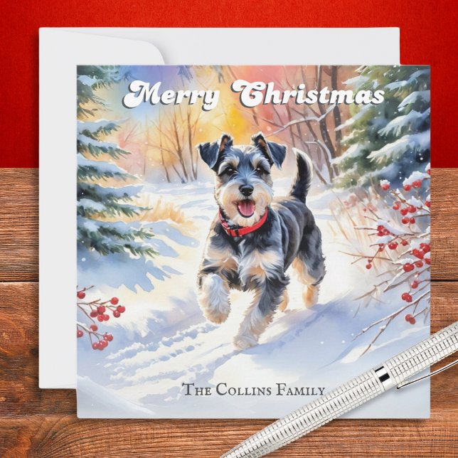 Cartão De Festividades Miniatura Schnauzer No Natal Da Neve (A personalized Christmas card with picture of a miniature schnauzer dog walking in snow)