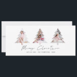 Cartão De Festividades Mínimas 3 Fotos em Forma de Árvore Feliz Natal<br><div class="desc">Mínimas 3 Fotos em forma de árvore Feliz Natal. Disponível digitalmente e impresso. Feliz Natal está em um roteiro de na moda. Substitua facilmente as três imagens de amostra por suas próprias e personalize com seus nomes na frente.</div>