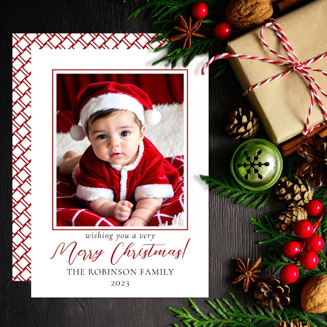 Cartão De Festividades Mínimo Vermelho e Branco Foto Feliz Natal (Wish your friends and family "Merry Christmas" in style with this minimalist red and white design.)