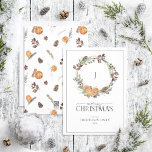 Cartão De Festividades Monograma Boho Winter Citrus Wreath Merry Christma<br><div class="desc">Procurando um cartão de feriado bonito, simples e elegante? Não olhe mais do que o nosso Monograma Boho Winter Citrus Wreath Merry Christmas Script Holiday Card! Esta carta impressionante apresenta uma coroa decorada com botânicos de cor d'água de citros, grampos de pínus, anis de estrelas e canela, moldando seu monograma,...</div>