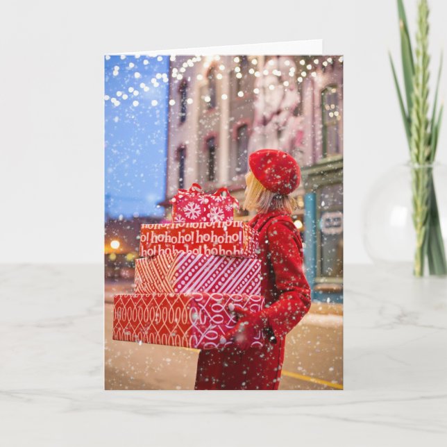 Cartão De Festividades mulher carregando presentes de Natal (Frente)