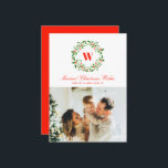 Cartão De Festividades Natais vintages Wreath Monograma Foto<br><div class="desc">Uma coroa elegante de holly e mistela acentua o nome da família, uma letra monograma, nesta solteiro, foto do cartão de Natal em tons clássicos de vermelho e verde. Adicione uma mensagem personalizada mais longa ao backer da placa para obter maiores opções de personalização e torne a sua placa realmente...</div>