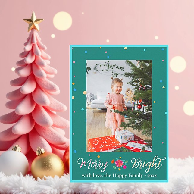 Cartão De Festividades Natal Colorido feliz (Merry and Bright Christmas Greeting Card photo personalize with family name and year.)