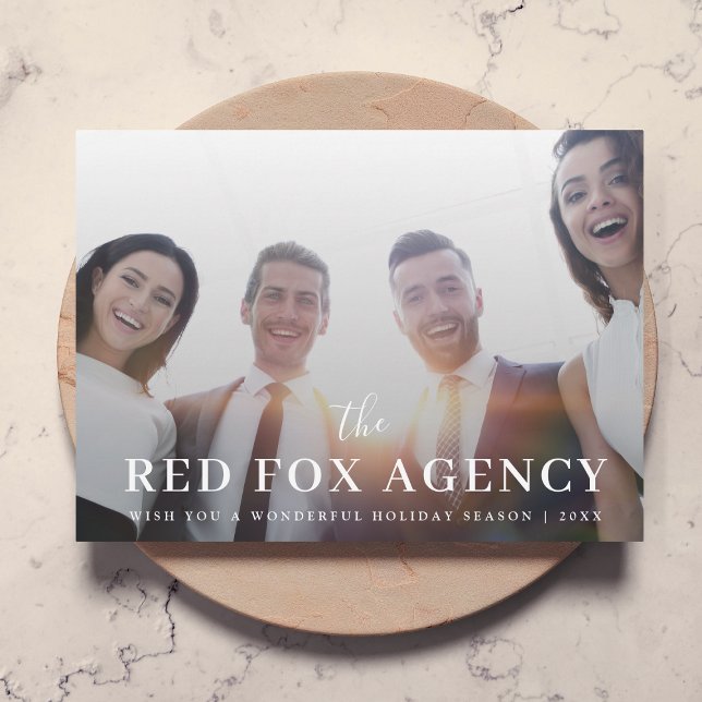 Cartão De Festividades Natal comercial | Foto moderna do grupo corporativ (Modern business Christmas card created for stylish, minimal, and refined corporate greetings)