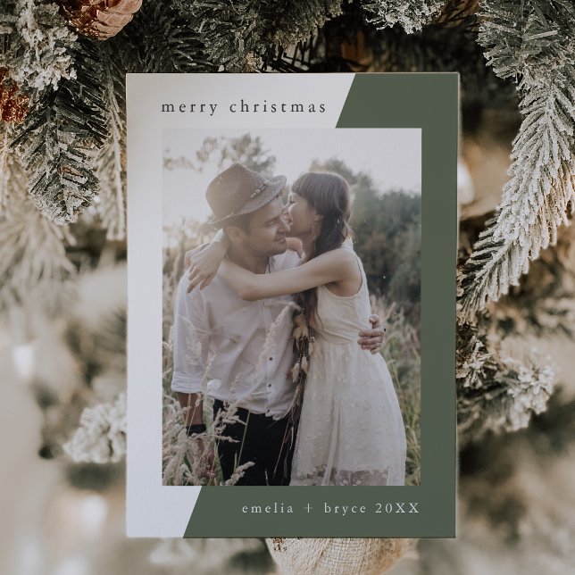 Cartão De Festividades Natal da família mínima verde EMELIA (EMELIA Green Unique Minimal Family Photo Christmas Holiday Card)
