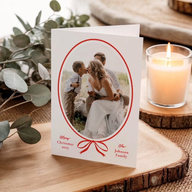Cartão De Festividades Natal de Oval de Arco Vermelho Simples (Elegant Hand Drawn Red Bow Oval Photo Christmas Folded Holiday Cards.)
