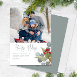 Cartão De Festividades Natal Elegante Winter Holly Berries 1 Foto<br><div class="desc">Esta design apresenta as groselhas vermelhas de Natal, com o layout de uma família com foto 1, verde botânico folhagem de inverno, cor vermelha azul-d-água, galhos elegantes de galhos de pinheiro, folhas clássicas tradicionais de eucalipto, caligrafia com script, com letra moderna de caligrafia, moderna e elegante tendência simples, uma bela...</div>